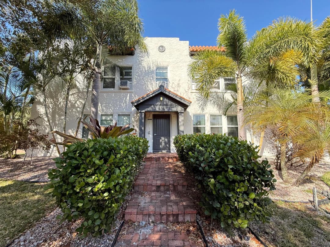 815 Upland Road 7, West Palm Beach, Florida 33401