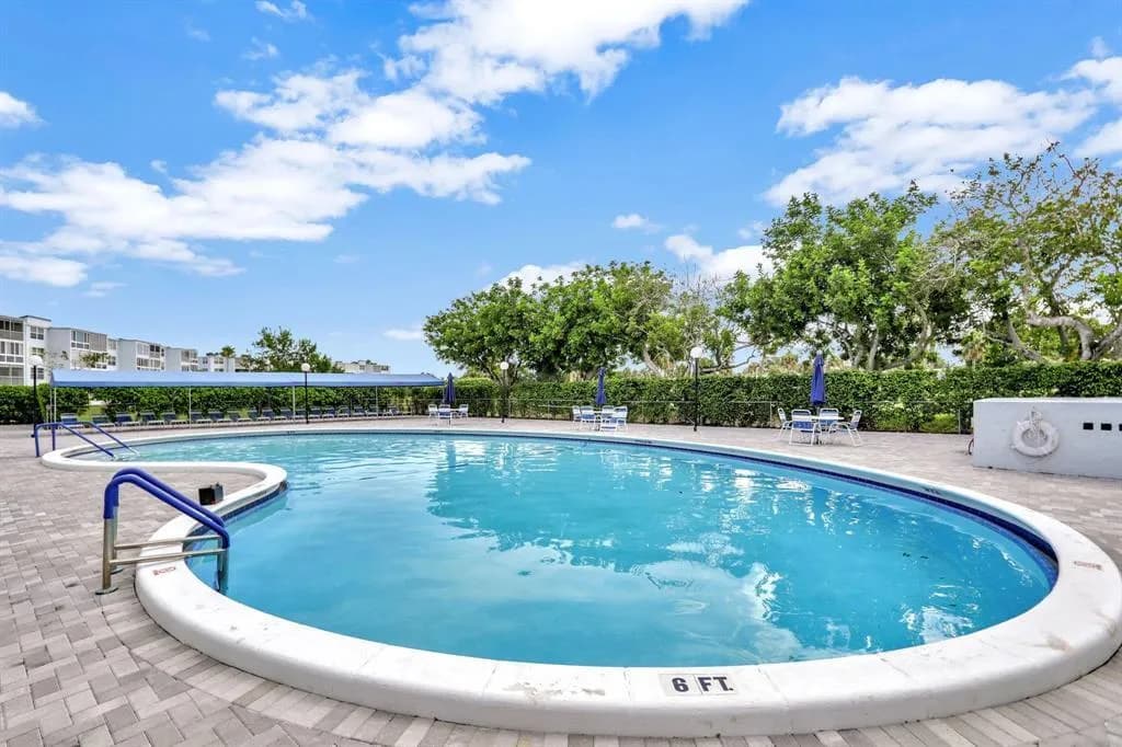 7624 Nw 18th Street 407, Margate, Florida 33063